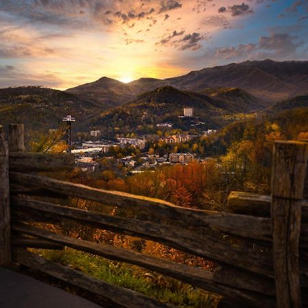Hidden Creek, Pool Table, Hot Tub, 1089 Free Tickets Each Paid Day, Dollywood And More Гатлинбург Экстерьер фото