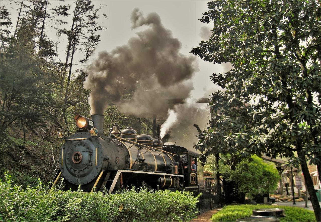 Hidden Creek, Pool Table, Hot Tub, 1089 Free Tickets Each Paid Day, Dollywood And More Гатлинбург Экстерьер фото