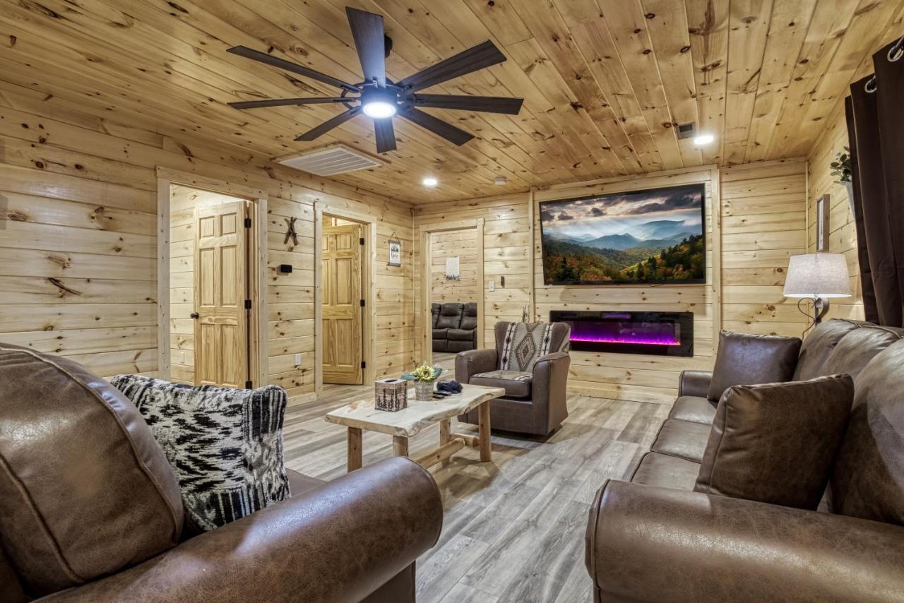 Hidden Creek, Pool Table, Hot Tub, 1089 Free Tickets Each Paid Day, Dollywood And More Гатлинбург Экстерьер фото