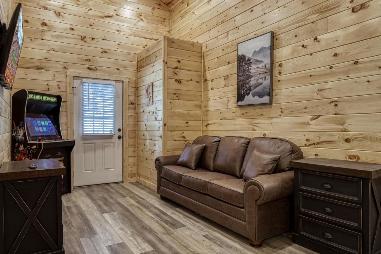 Hidden Creek, Pool Table, Hot Tub, 1089 Free Tickets Each Paid Day, Dollywood And More Гатлинбург Экстерьер фото