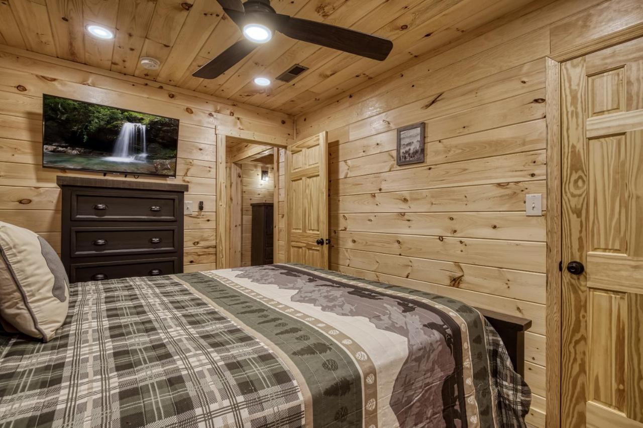 Hidden Creek, Pool Table, Hot Tub, 1089 Free Tickets Each Paid Day, Dollywood And More Гатлинбург Экстерьер фото
