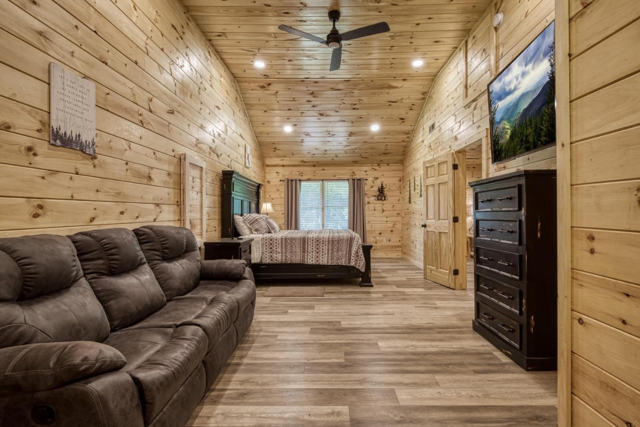 Hidden Creek, Pool Table, Hot Tub, 1089 Free Tickets Each Paid Day, Dollywood And More Гатлинбург Экстерьер фото